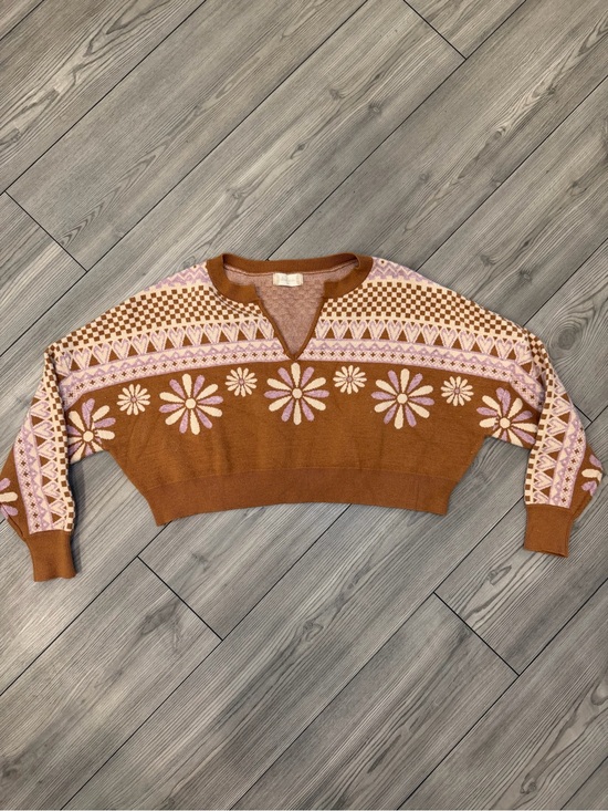 Altar'd State Sweaters - Altar'd State Brown V-Neck Cropped Sweater with Pink Daisy Pattern Size XS